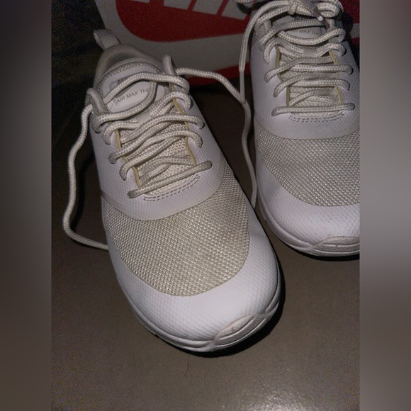 Women’s Nike Air Max Theas - Picture 3 of 3
